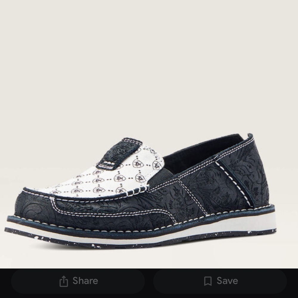 *NWT* Ariat Black and White Women's Slip On Cruiser Shoe